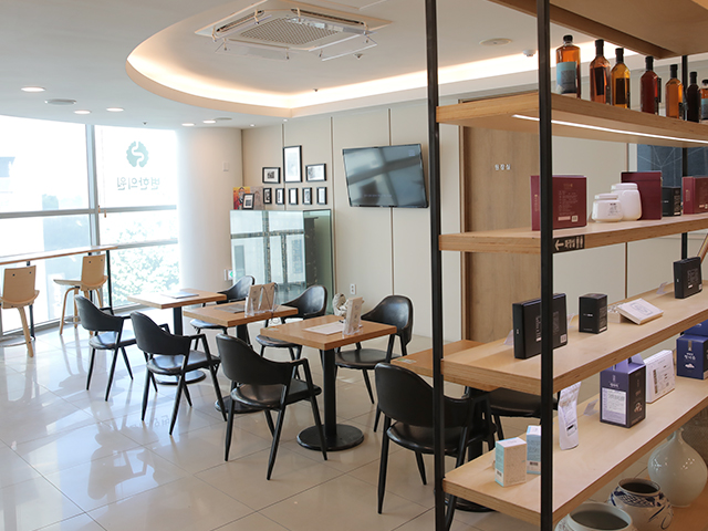 강남 과민성대장증후군 한의원 변한의원 내부 전경 이미지