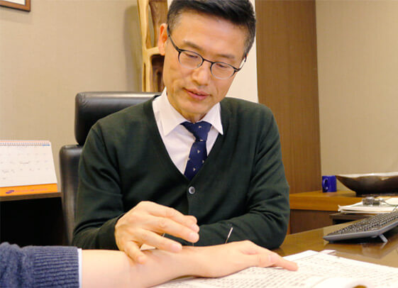 원장님 진료 사진